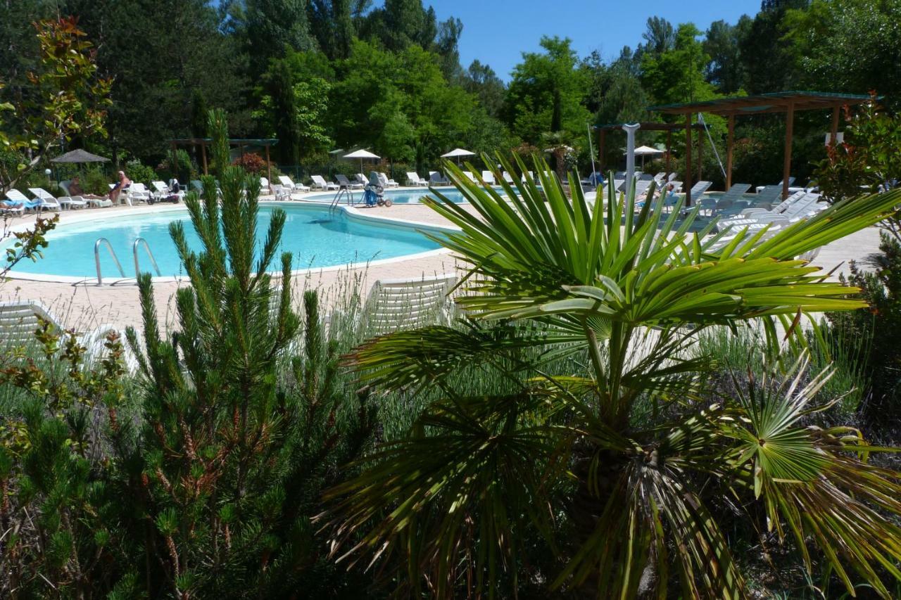 Camping L'Eau Vive Hotel Dauphin Exterior photo